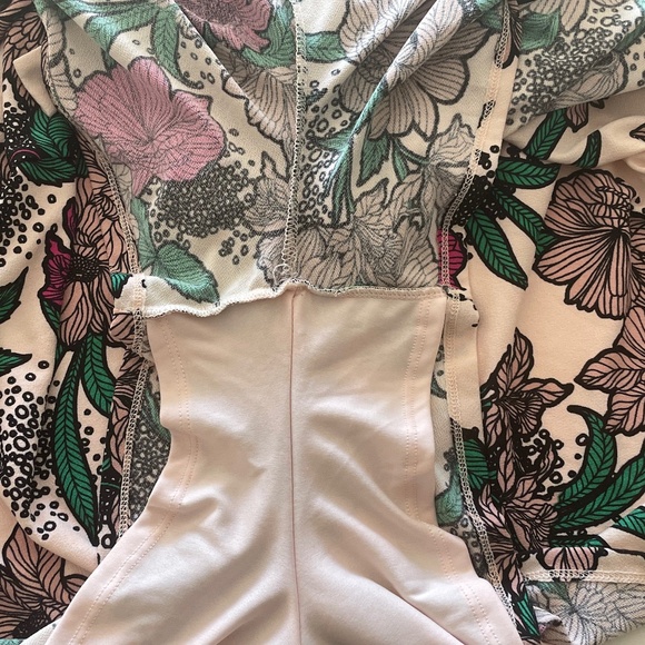 Candie's | Y2K: Multicolored Pink Flirty Floral Strap Wrap Romper Dress, Size M - Picture 14 of 14